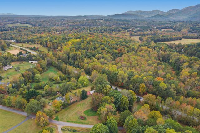 925 W 14 Highway, Landrum, SC 29356