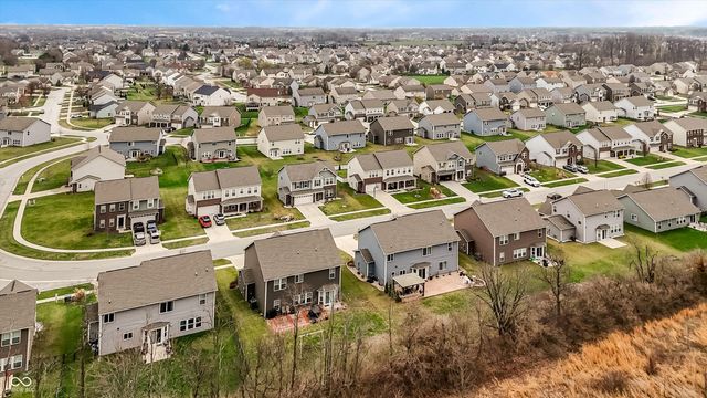 1331 Horse Shoe, Greenwood, IN 46143