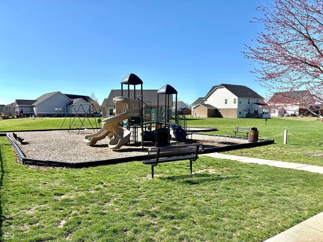 1331 Horse Shoe, Greenwood, IN 46143