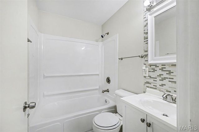 310 Saint Nicholas Lane, Florissant, MO 63031