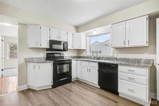 310 Saint Nicholas Lane, Florissant, MO 63031