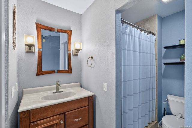 11118 LONE SHADOW TRL, Live Oak, TX 78233