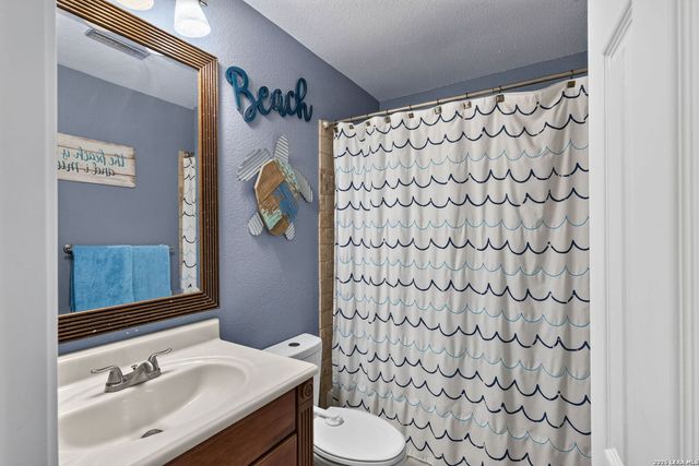 11118 LONE SHADOW TRL, Live Oak, TX 78233