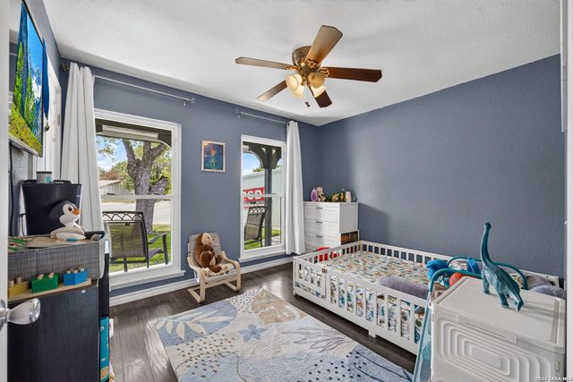 11118 LONE SHADOW TRL, Live Oak, TX 78233