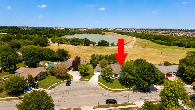 11118 LONE SHADOW TRL, Live Oak, TX 78233