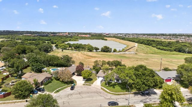 11118 LONE SHADOW TRL, Live Oak, TX 78233