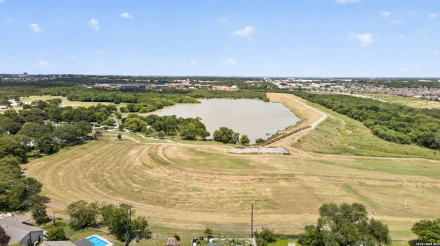 11118 LONE SHADOW TRL, Live Oak, TX 78233