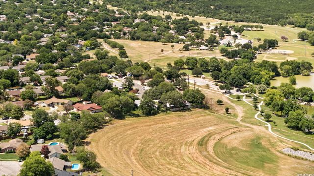 11118 LONE SHADOW TRL, Live Oak, TX 78233