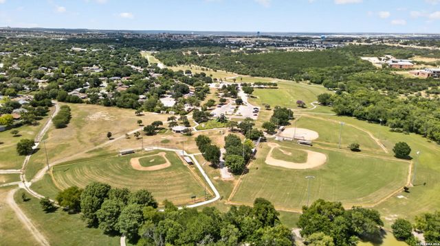 11118 LONE SHADOW TRL, Live Oak, TX 78233