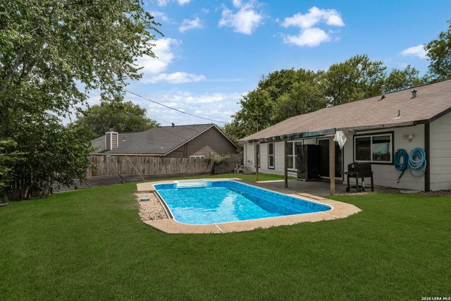 11118 LONE SHADOW TRL, Live Oak, TX 78233