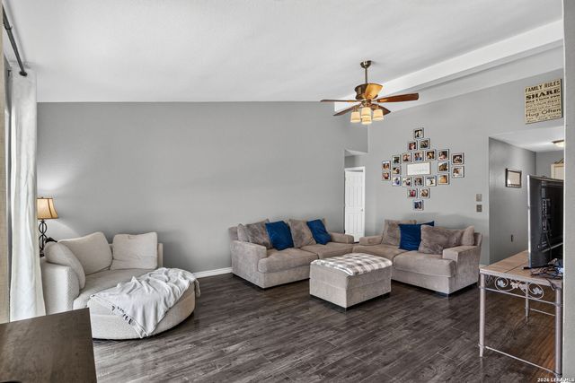 11118 LONE SHADOW TRL, Live Oak, TX 78233