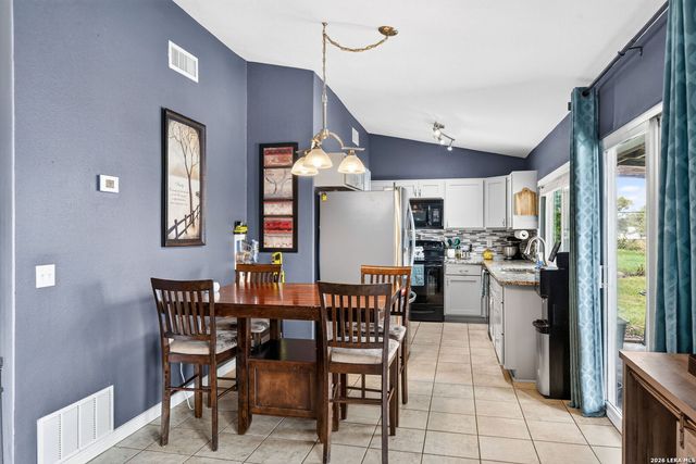 11118 LONE SHADOW TRL, Live Oak, TX 78233