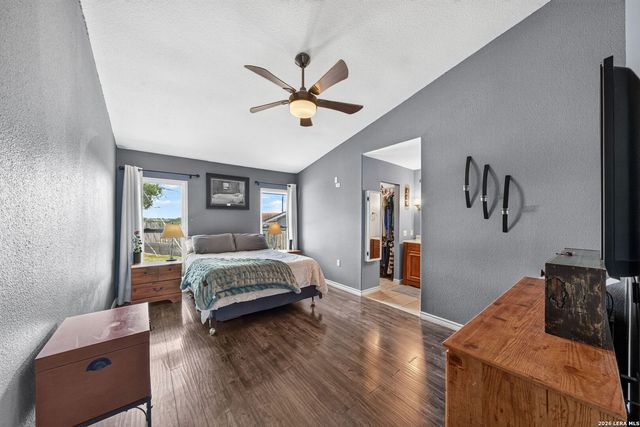 11118 LONE SHADOW TRL, Live Oak, TX 78233
