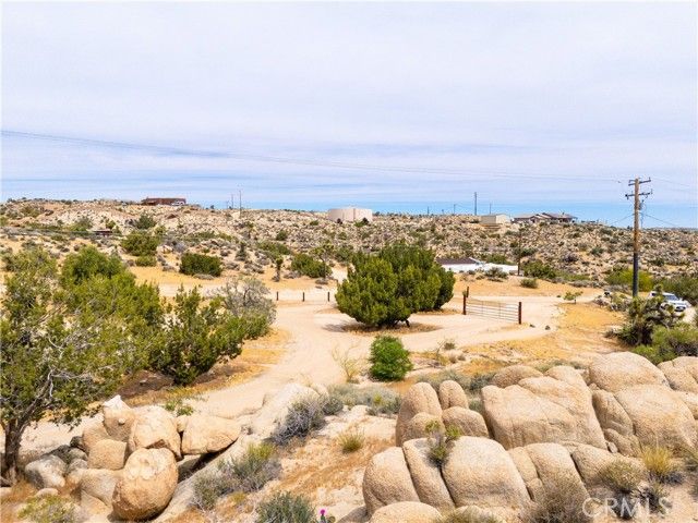56833 Oakwood, Yucca Valley, CA 92284