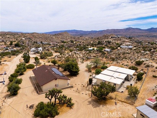 56833 Oakwood, Yucca Valley, CA 92284
