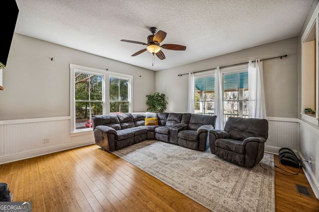 205 W 3rd Street, Woodbine, GA 31569