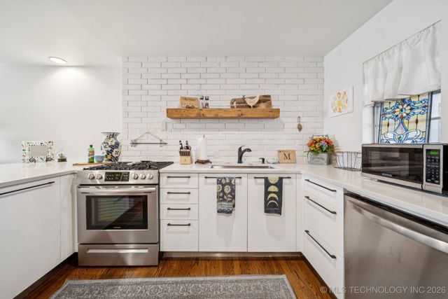 1107 E 45th Place 15, Tulsa, OK 74105