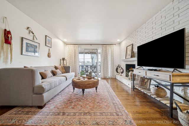 1107 E 45th Place 15, Tulsa, OK 74105