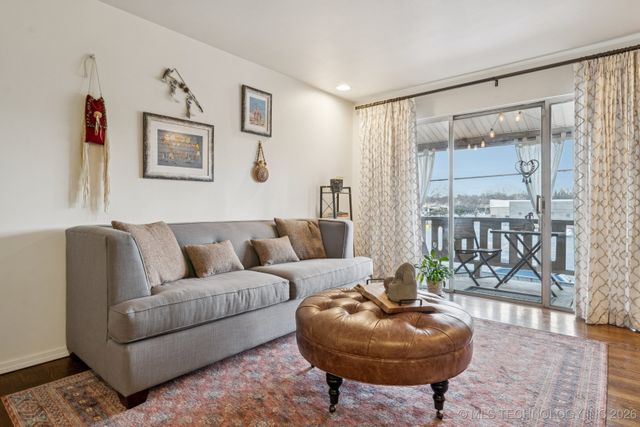 1107 E 45th Place 15, Tulsa, OK 74105