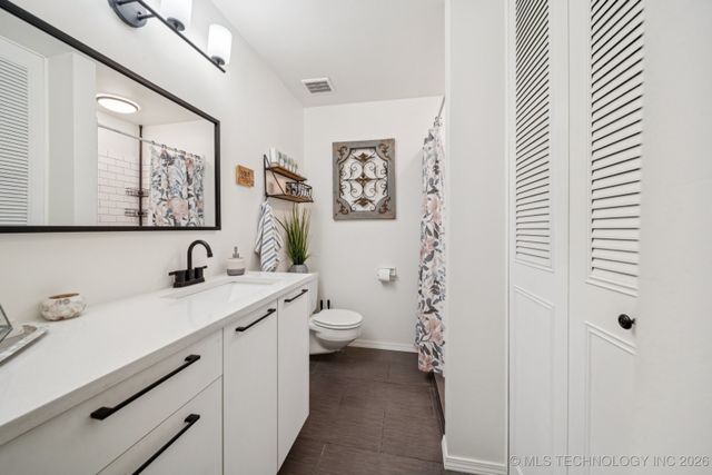 1107 E 45th Place 15, Tulsa, OK 74105