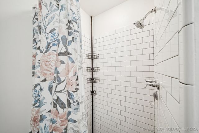 1107 E 45th Place 15, Tulsa, OK 74105