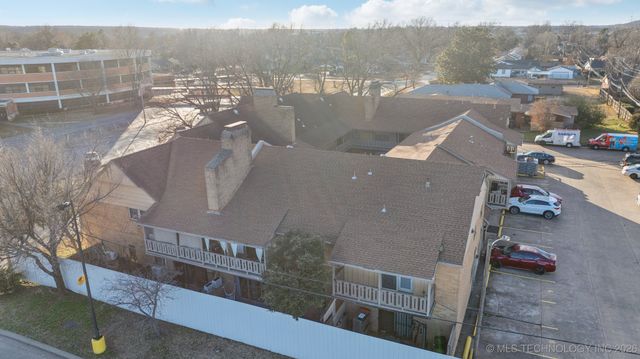 1107 E 45th Place 15, Tulsa, OK 74105