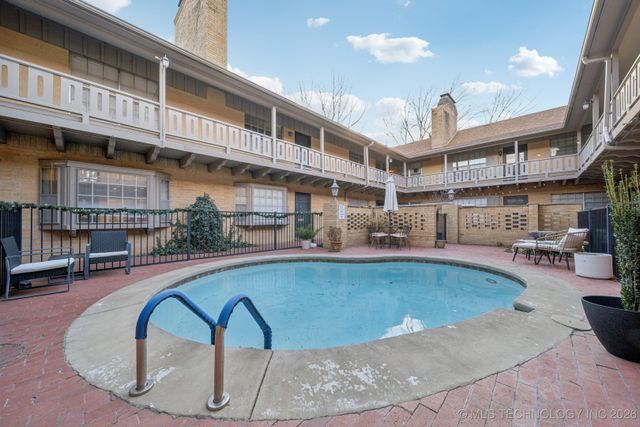 1107 E 45th Place 15, Tulsa, OK 74105