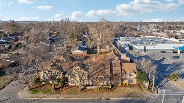 1107 E 45th Place 15, Tulsa, OK 74105