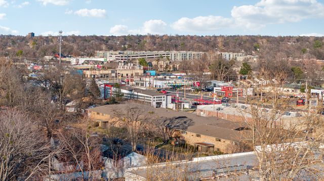 1107 E 45th Place 15, Tulsa, OK 74105