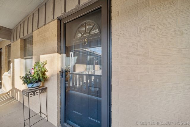 1107 E 45th Place 15, Tulsa, OK 74105