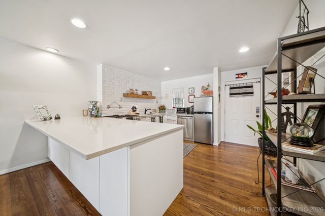 1107 E 45th Place 15, Tulsa, OK 74105