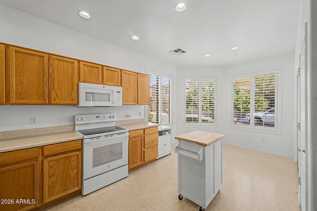 5415 E MCKELLIPS Road 108, Mesa, AZ 85215