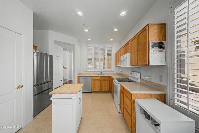 5415 E MCKELLIPS Road 108, Mesa, AZ 85215