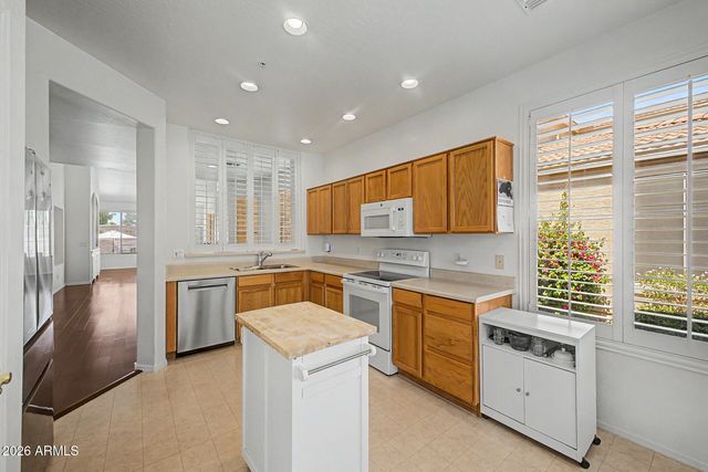 5415 E MCKELLIPS Road 108, Mesa, AZ 85215