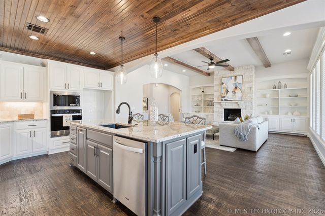 17552 S 52nd East Avenue, Bixby, OK 74008