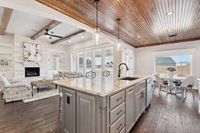 17552 S 52nd East Avenue, Bixby, OK 74008