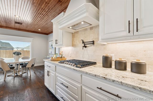 17552 S 52nd East Avenue, Bixby, OK 74008