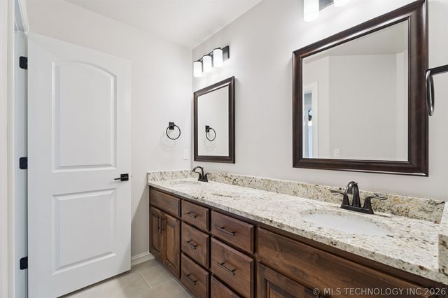 17552 S 52nd East Avenue, Bixby, OK 74008