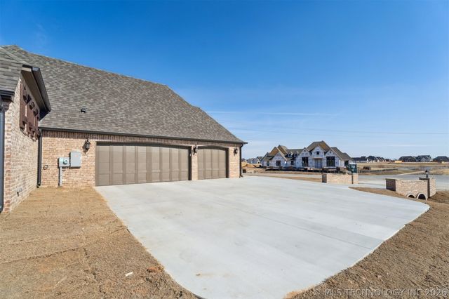 17552 S 52nd East Avenue, Bixby, OK 74008