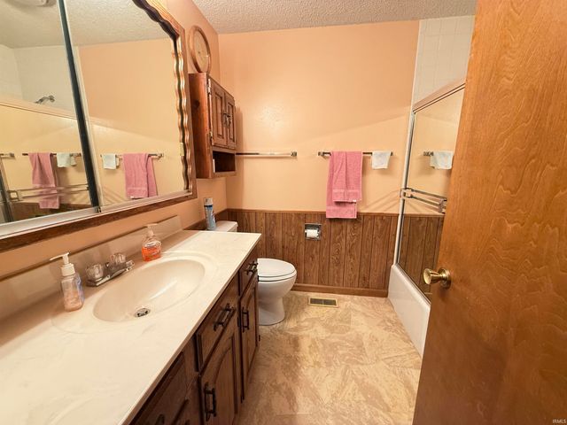 6105 N state road 59, Linton, IN 47441