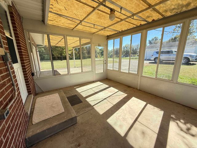 6105 N state road 59, Linton, IN 47441