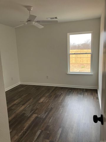 204 S Apple Street, Beebe, AR 72012