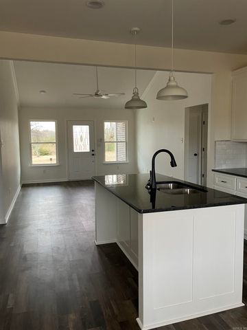 204 S Apple Street, Beebe, AR 72012