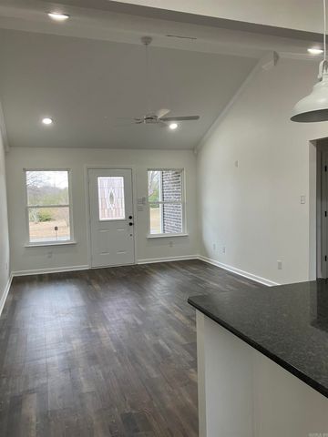 204 S Apple Street, Beebe, AR 72012