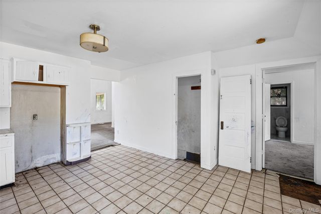 426 Riverleigh Avenue, Riverside, NY 11901