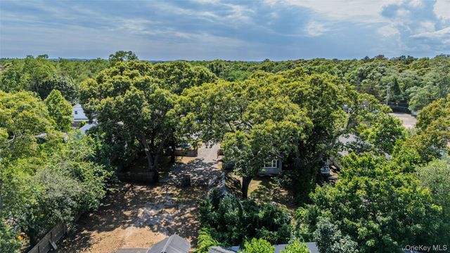 426 Riverleigh Avenue, Riverside, NY 11901