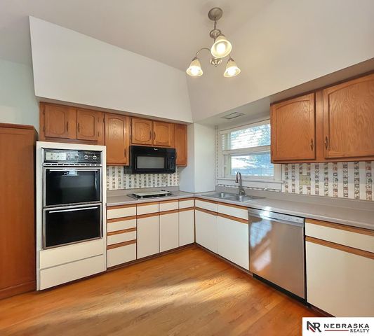 2614 A Street, Lincoln, NE 68502