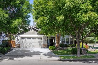 5690 N Fox Run Way, Meridian, ID 83646