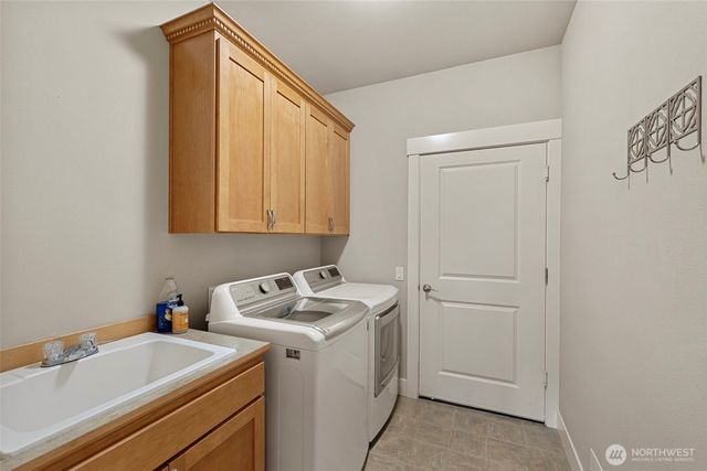 937 Secord Court, Camano Island, WA 98282