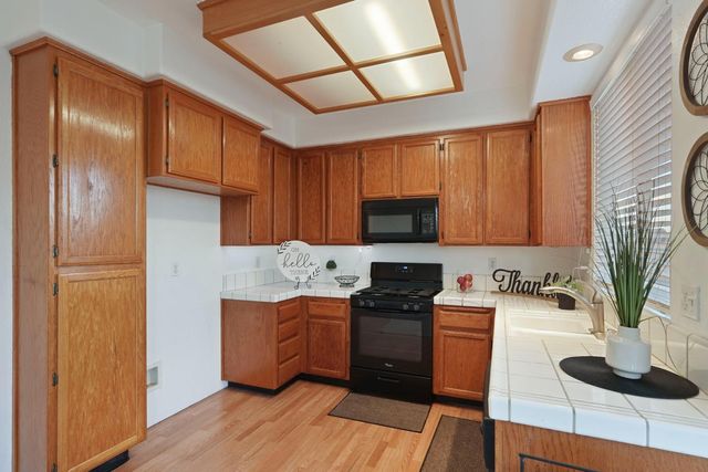 821 Ashboro Ln, Galt, CA 95632